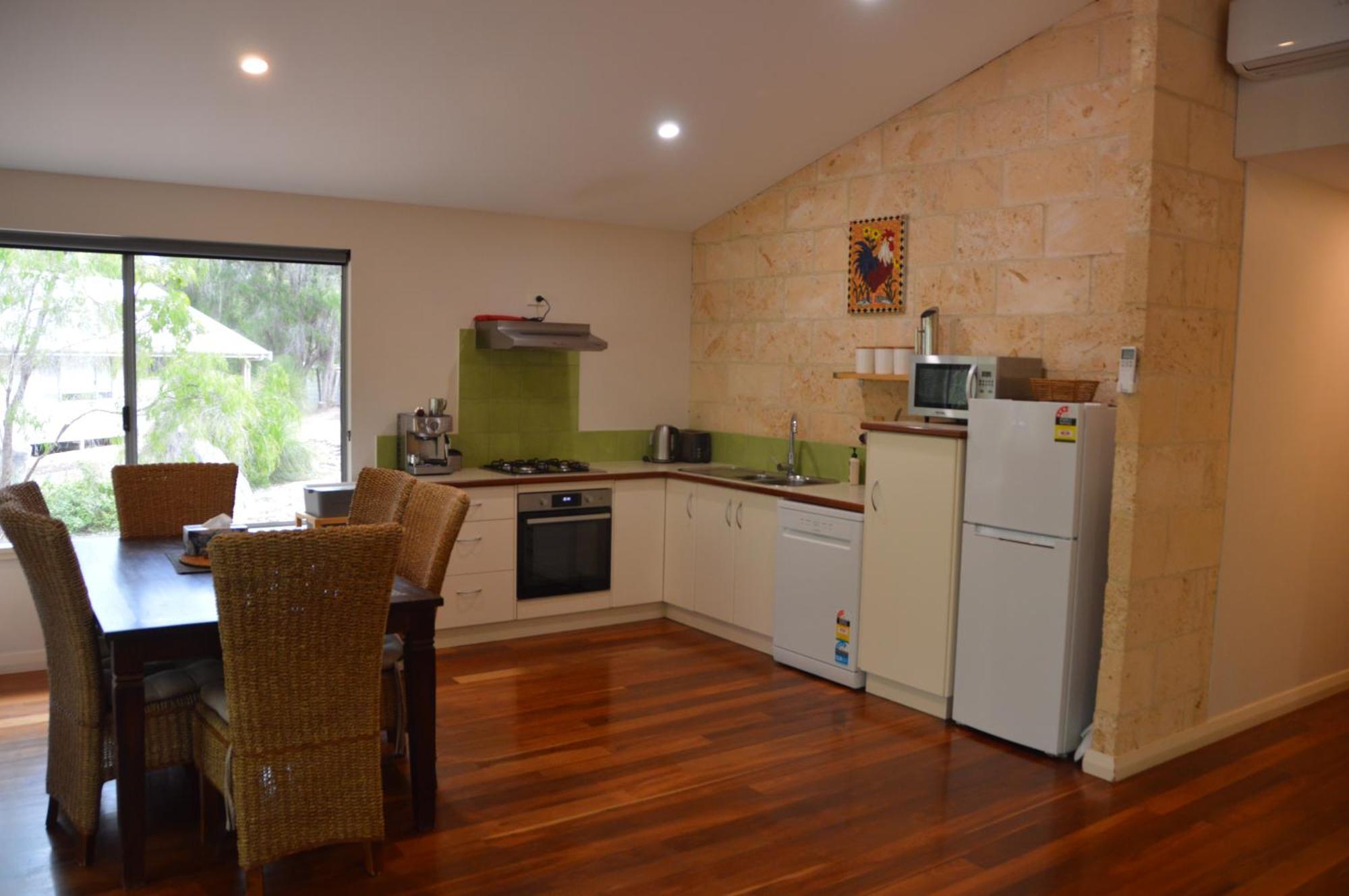 Acacia Chalets Margaret River Esterno foto